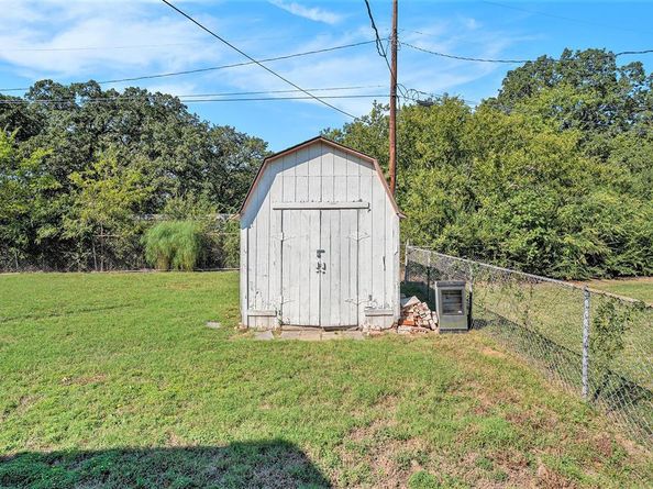 201  Bluebird Circle , Denton Texas 76209