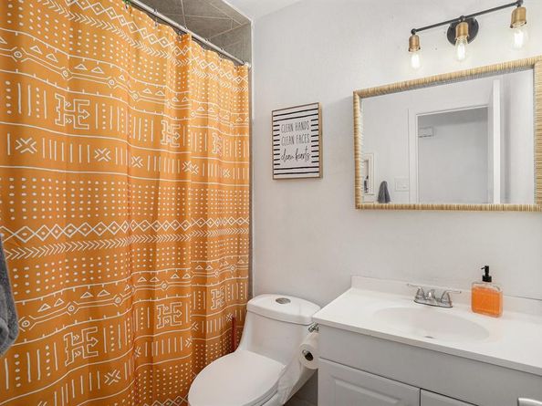 201  Bluebird Circle , Denton Texas 76209