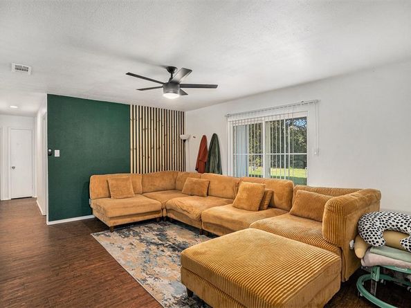 201  Bluebird Circle , Denton Texas 76209