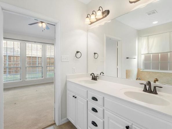 205  Vagon Castle Lane , Lewisville Texas 75056