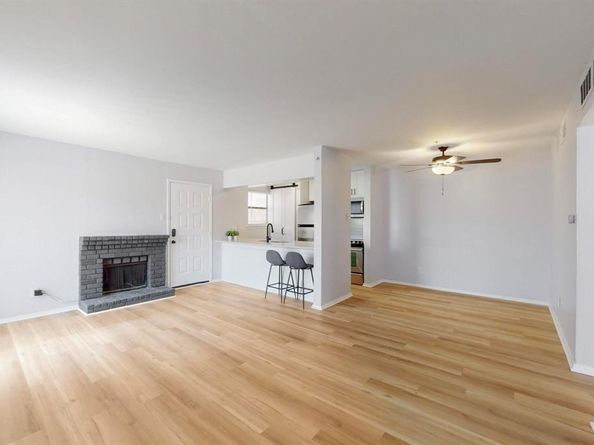 1810 N Garrett Avenue  216, Dallas Texas 75206