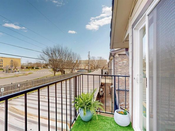 1810 N Garrett Avenue  216, Dallas Texas 75206