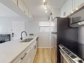 1810 N Garrett Avenue  216, Dallas Texas 75206