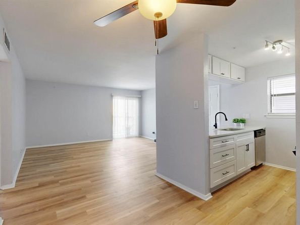 1810 N Garrett Avenue  216, Dallas Texas 75206