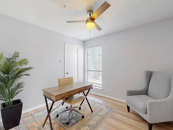 1810 N Garrett Avenue  216, Dallas Texas 75206