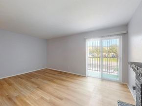 1810 N Garrett Avenue  216, Dallas Texas 75206