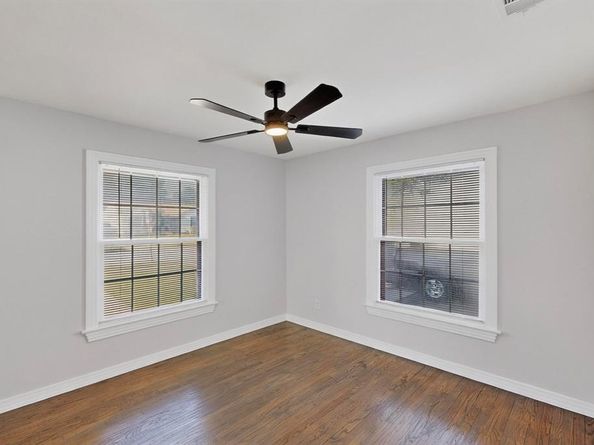 1328  Lakeside Drive , Garland Texas 75040