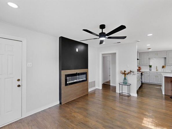 1328  Lakeside Drive , Garland Texas 75040