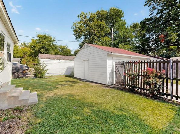 1328  Lakeside Drive , Garland Texas 75040
