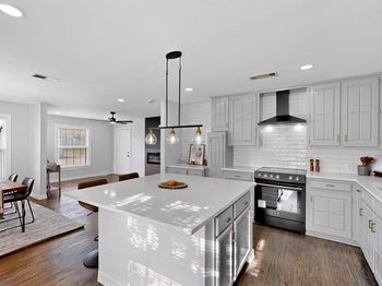 1328  Lakeside Drive 