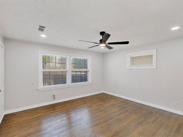 1328  Lakeside Drive , Garland Texas 75040