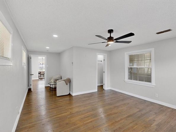1328  Lakeside Drive , Garland Texas 75040