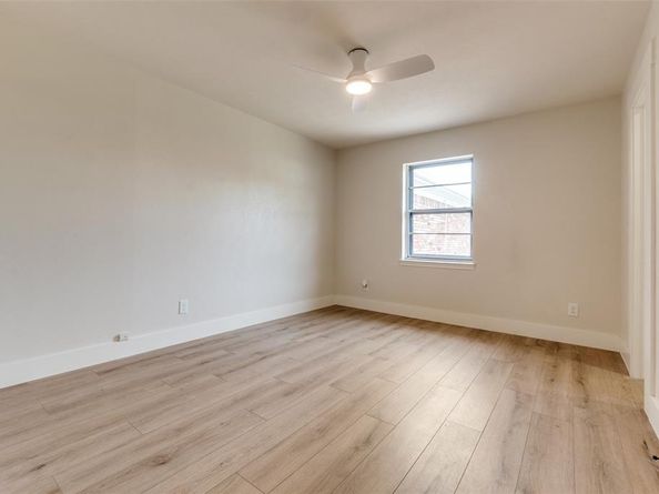 6225 N Jim Miller Road , Dallas Texas 75228