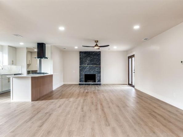 6225 N Jim Miller Road , Dallas Texas 75228