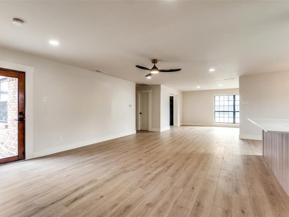 6225 N Jim Miller Road , Dallas Texas 75228