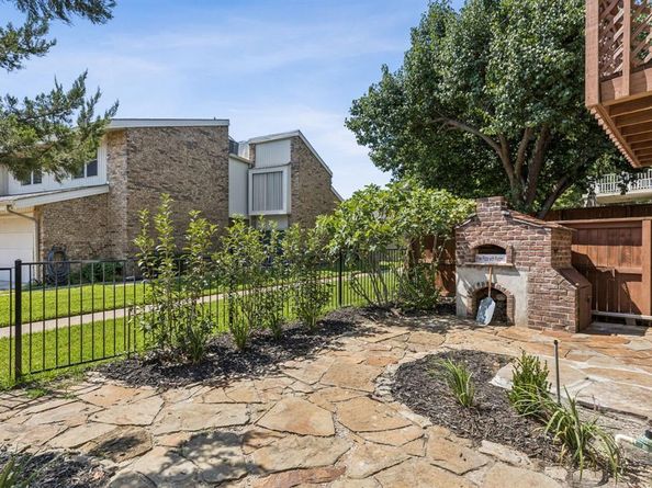 2912  Woodcroft  , Carrollton Texas 75006