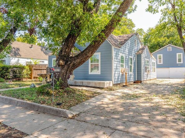 3509  College Avenue , Fort Worth Texas 76110