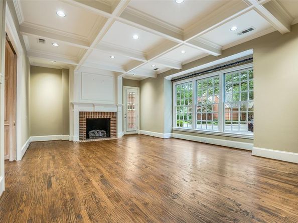 5804  Redwood Court , Dallas Texas 75209