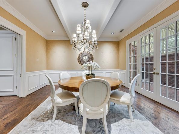 5804  Redwood Court , Dallas Texas 75209