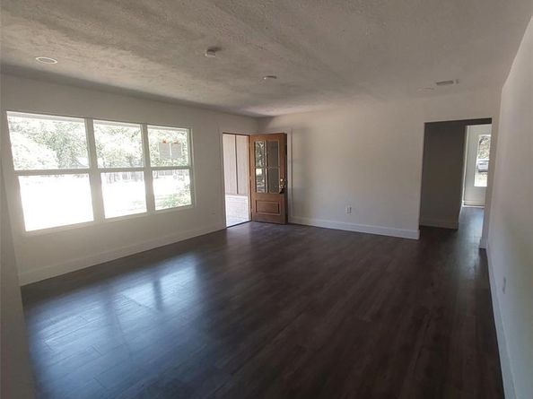 628  Polly Avenue , Azle Texas 76020