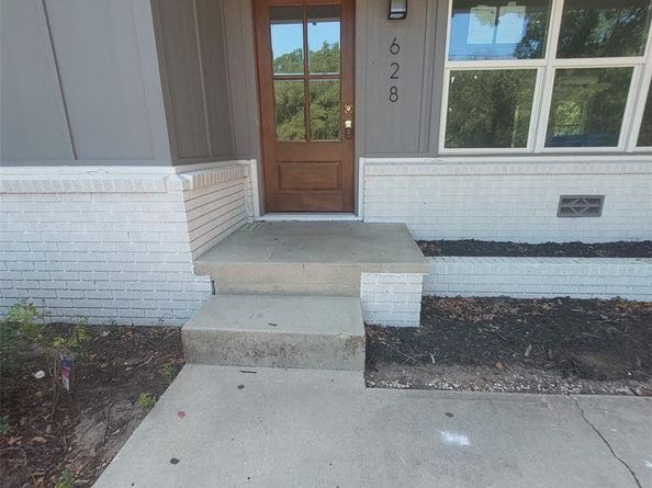 628  Polly Avenue , Azle Texas 76020