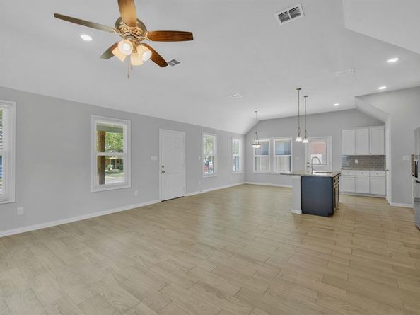 1016 E Cannon Street , Fort Worth Texas 76104