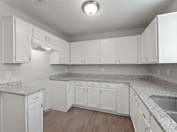 1537 N Valley Parkway , Lewisville Texas 75077