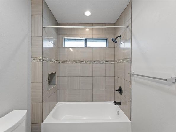1537 N Valley Parkway , Lewisville Texas 75077