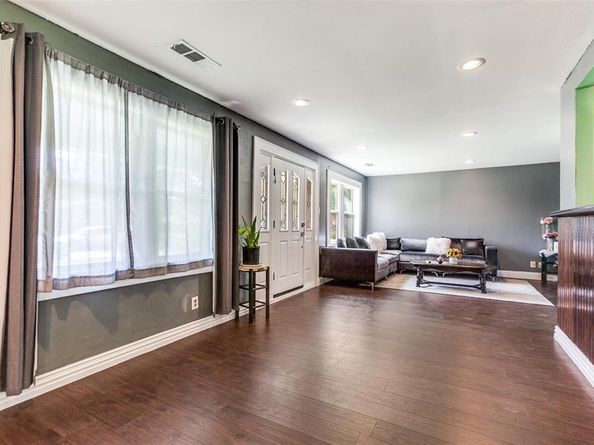 303 N Cottonwood Drive , Richardson Texas 75080