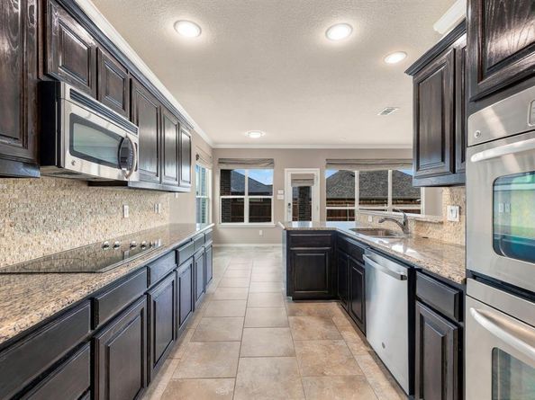 13204  Larks View Point , Fort Worth Texas 76244