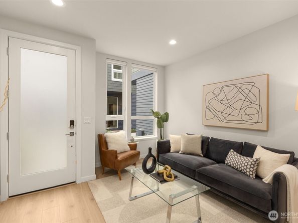 8045 F Mary Avenue NW, Seattle WA 98117