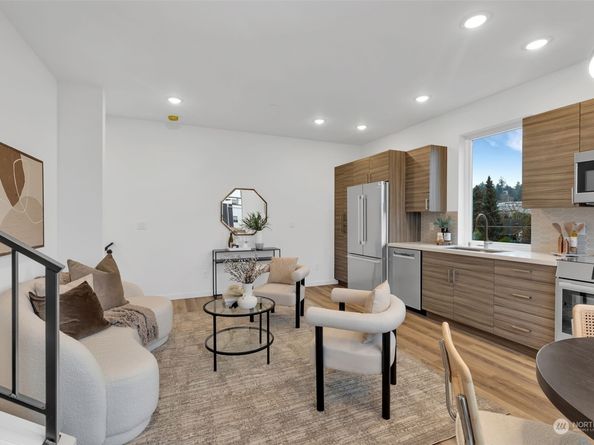 6544 44th Avenue SW, Seattle WA 98136