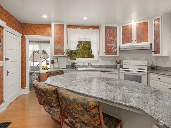 1021 34th Avenue E, Seattle WA 98112
