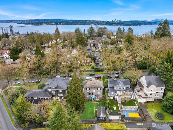 1021 34th Avenue E, Seattle WA 98112