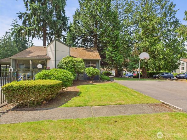 12721 NE 129th Court F103, Kirkland WA 98034