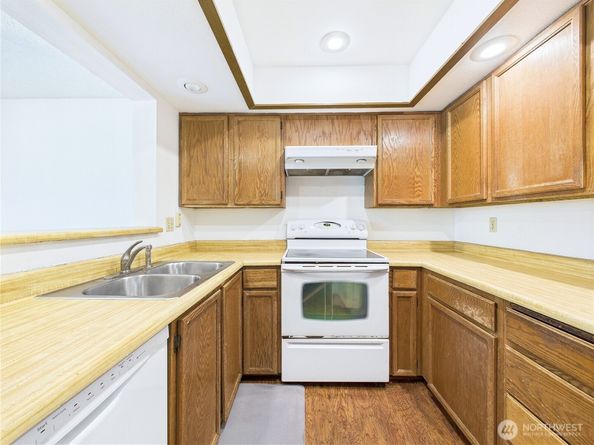 12721 NE 129th Court F103, Kirkland WA 98034