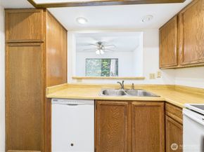 12721 NE 129th Court F103, Kirkland WA 98034