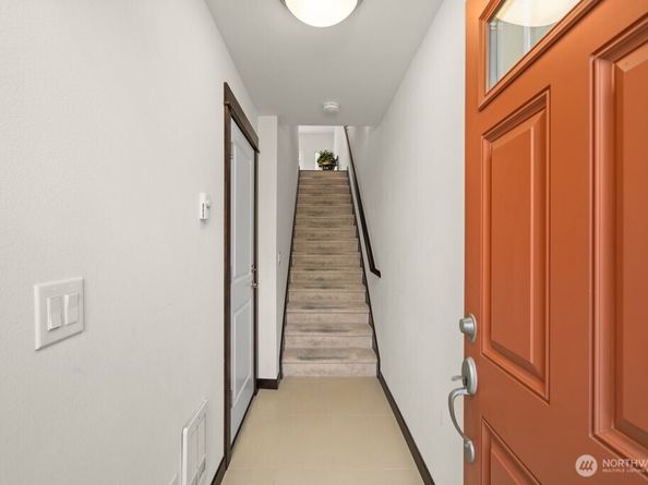 7169 27th Avenue SW 121, Seattle WA 98106