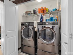 7169 27th Avenue SW 121, Seattle WA 98106
