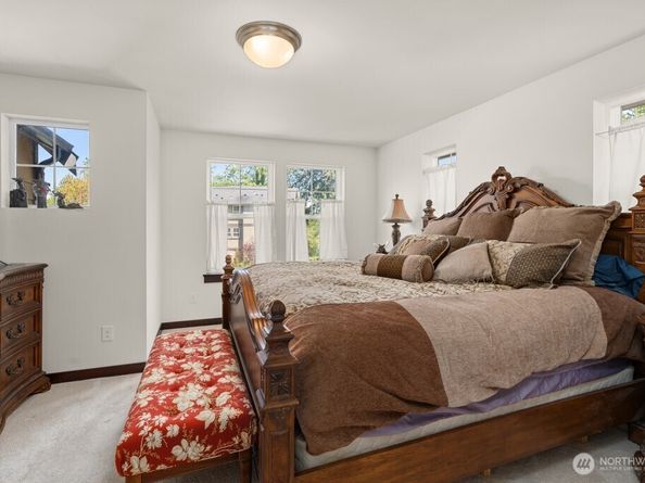 7169 27th Avenue SW 121, Seattle WA 98106