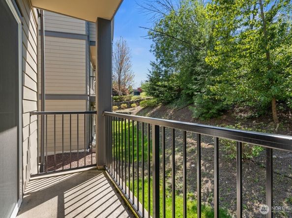 7169 27th Avenue SW 121, Seattle WA 98106