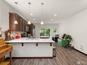 7169 27th Avenue SW 121, Seattle WA 98106