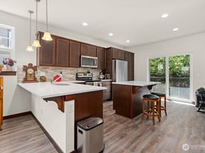 7169 27th Avenue SW 121, Seattle WA 98106
