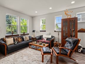 7169 27th Avenue SW 121, Seattle WA 98106