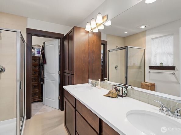 7169 27th Avenue SW 121, Seattle WA 98106