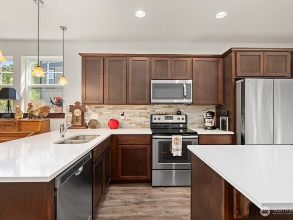 7169 27th Avenue SW 121, Seattle WA 98106