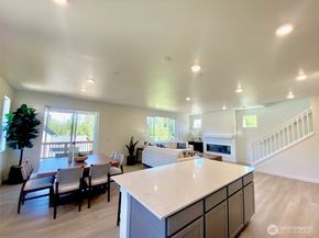 10328 6th Place SE SW 19, Lake Stevens WA 98258