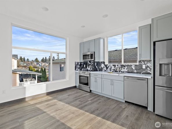 9745 57th Avenue S B, Seattle WA 98118