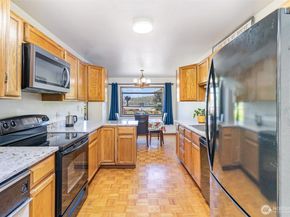 17440 NE 38th Street A201, Redmond WA 98052