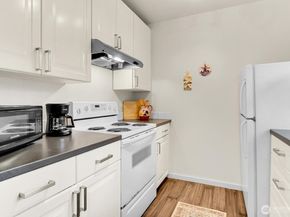 4813 180th Street SW C202, Lynnwood WA 98037